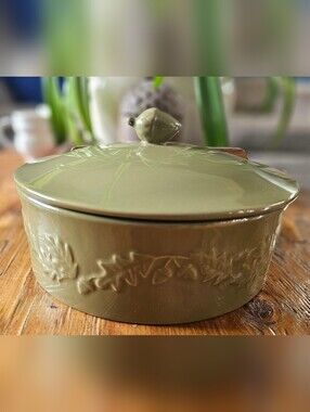 STONEWEAR Olive Green Ceramic Covered Casserole Acorn Lid Dish